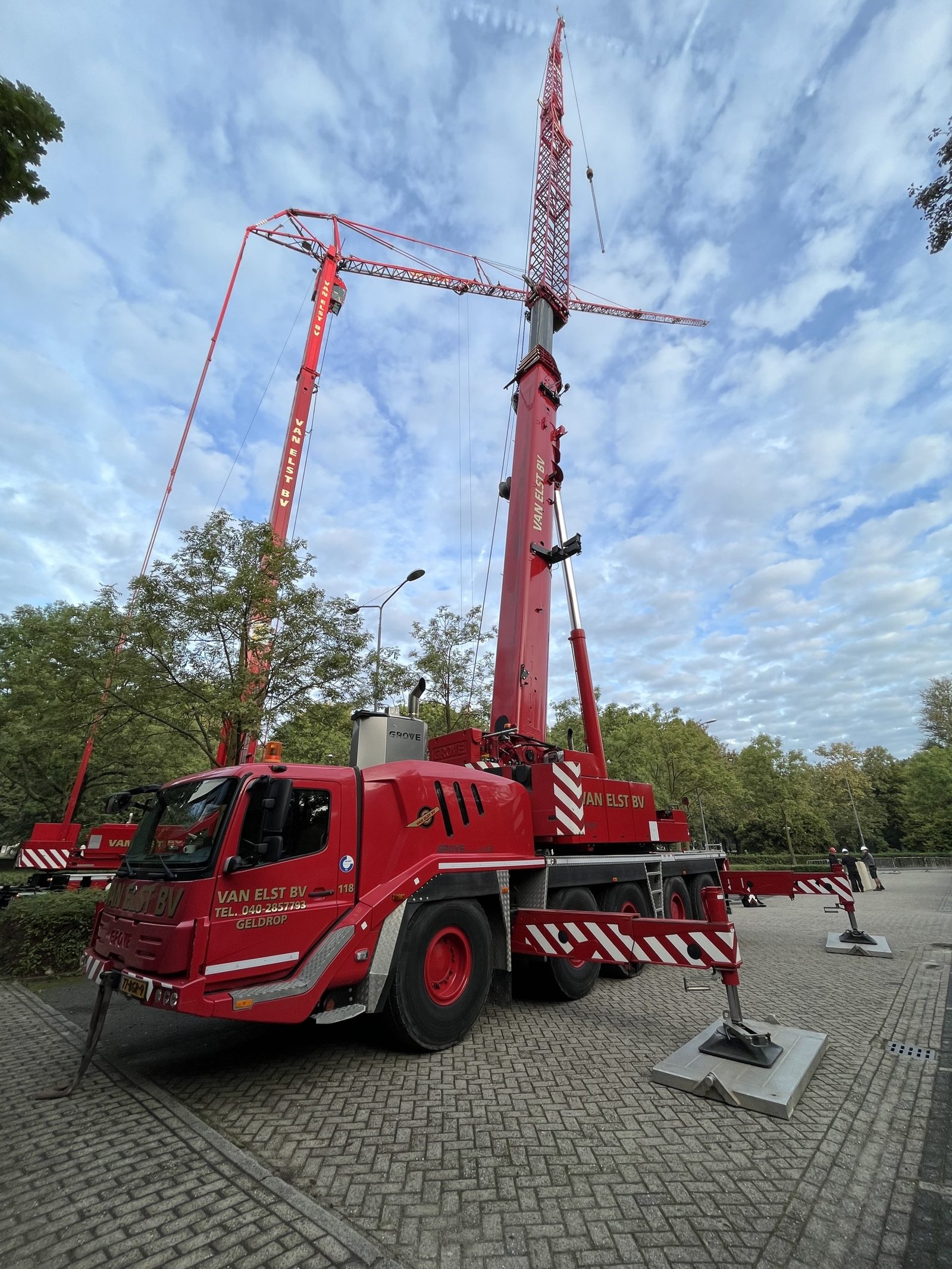 Demontage antenne van dak